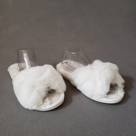 Eberjey‎ Plush Slippers in Ivory Size M EBER-WZ3 Holiday 7/8US - Picture 1 of 13
